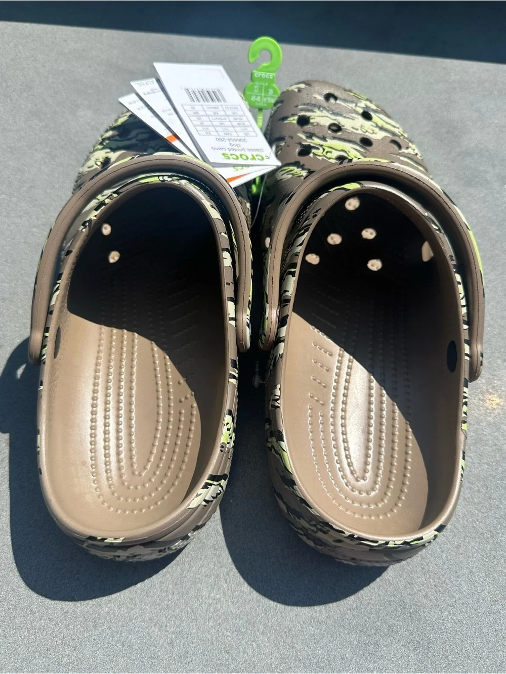 New Men’s Crocs Classic Jungle Camo Clog with Neon Green Highlights Size 11